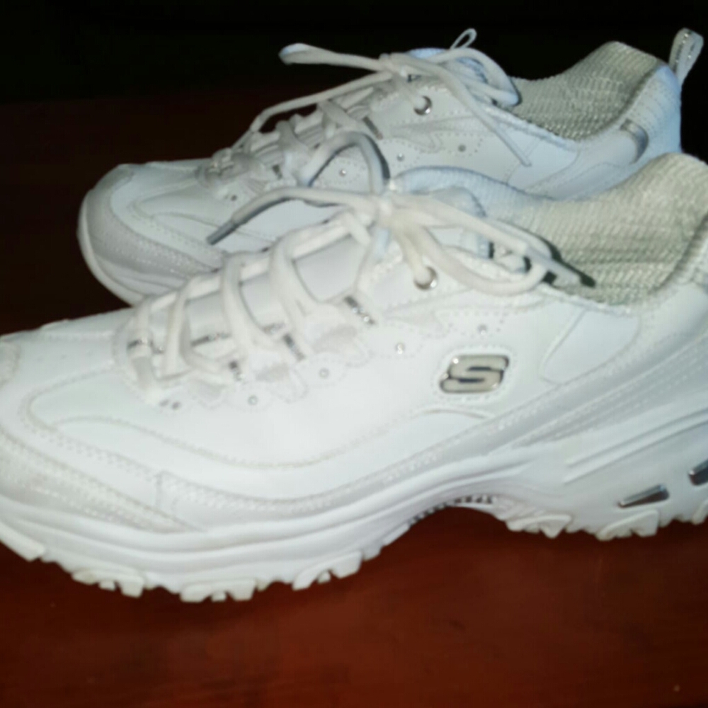 Skechers Womans Size 11 Wide